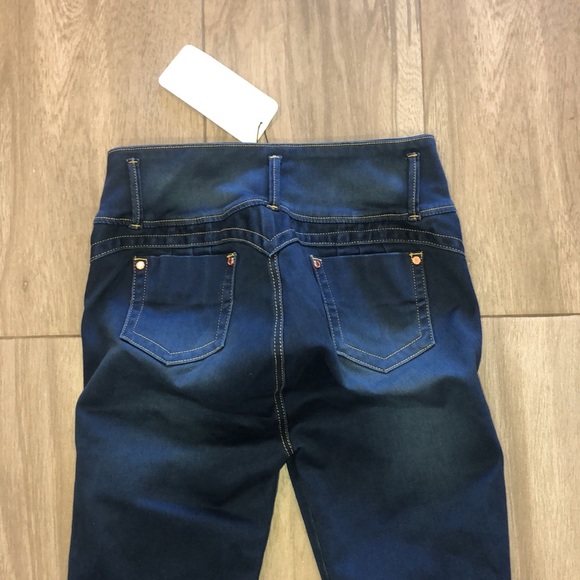 Tissini Jeans 👖 - Picture 4 of 4